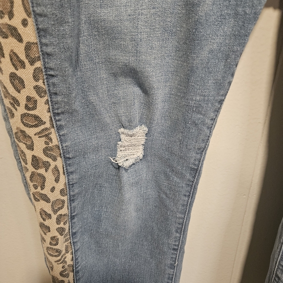 Southern Stitch Boutique Jeans with Leopard Print XXL - Picture 2 of 4